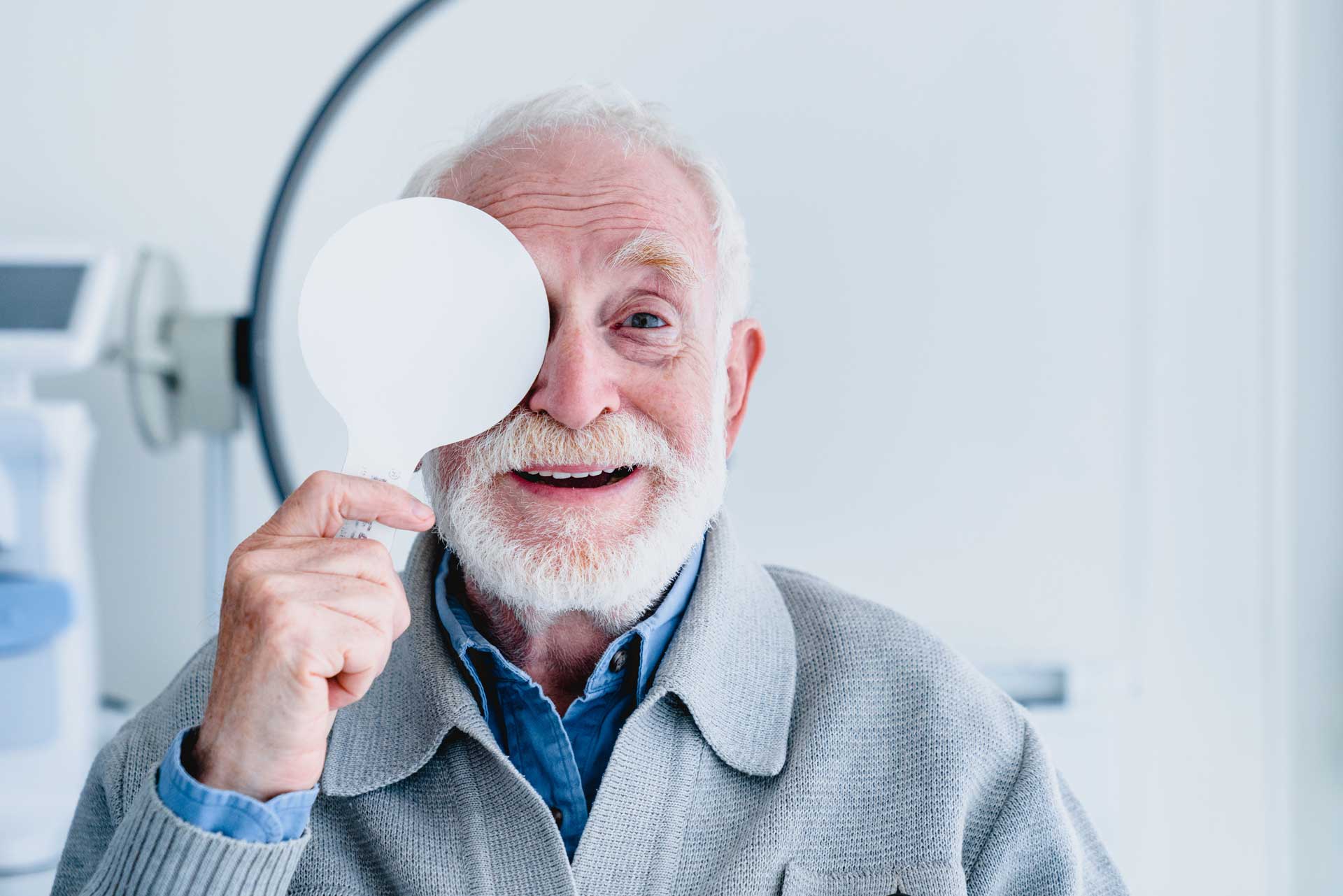 cataract-eye-test