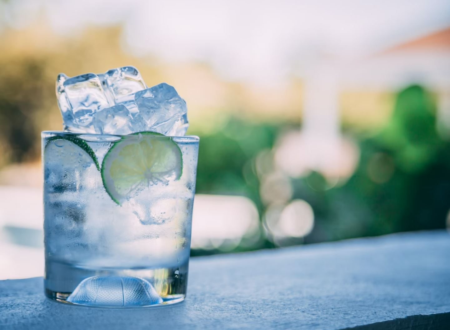 summer drinking eye health